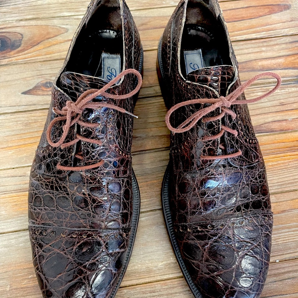 Size 10 brown alligator lace up. Brand is Forli Made in Italy